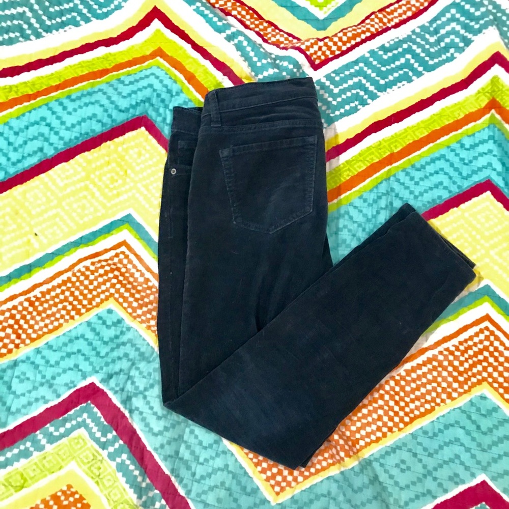 Old Navy Skinny Corduroys in Navy Blue size 10.
